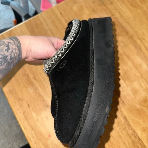 UGG Black Slippers with Gray Trim - Picture 3 of 6